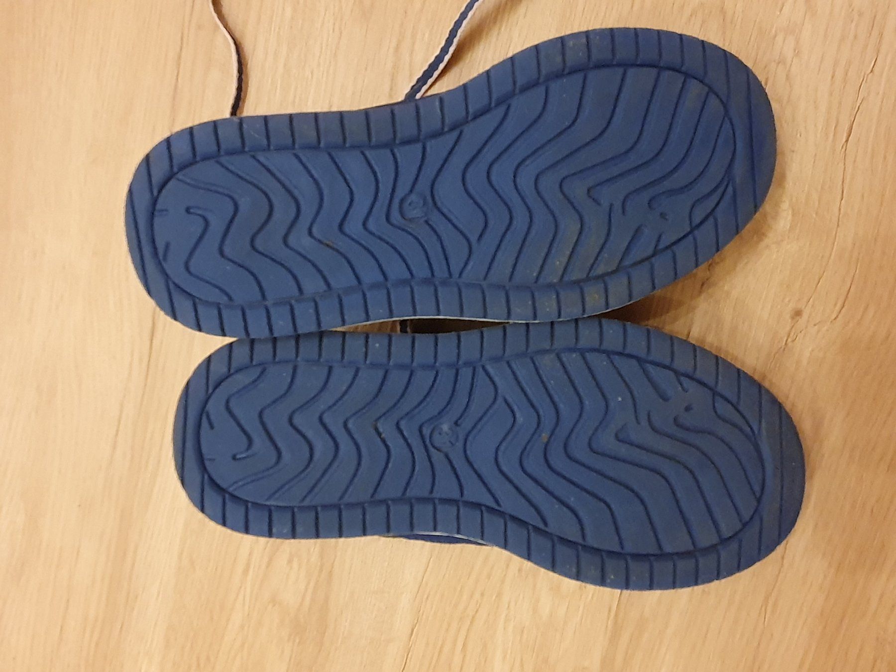 Schuhe für Mädchen: Sneaker Gr. 31, blau mit Leuchtfunktion – Neu (gemäss Beschreibung) aus Heinrichswil von frankie19860 8
