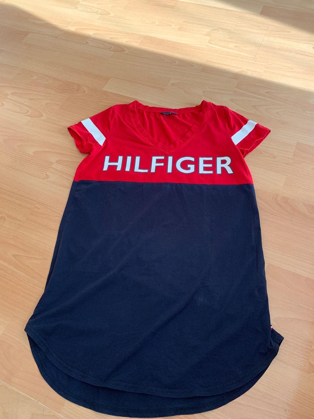 Tommy Hilfiger Vestiti: Jolie robe Tommy Hilfiger taille M – Usato da MEYRIN venduto da Gwendo10