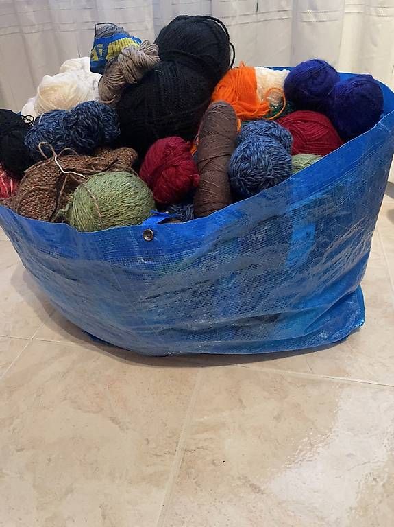 Lana: Vendo blocco lana – Usato da Cadenazzo venduto da ero_n8hr 1