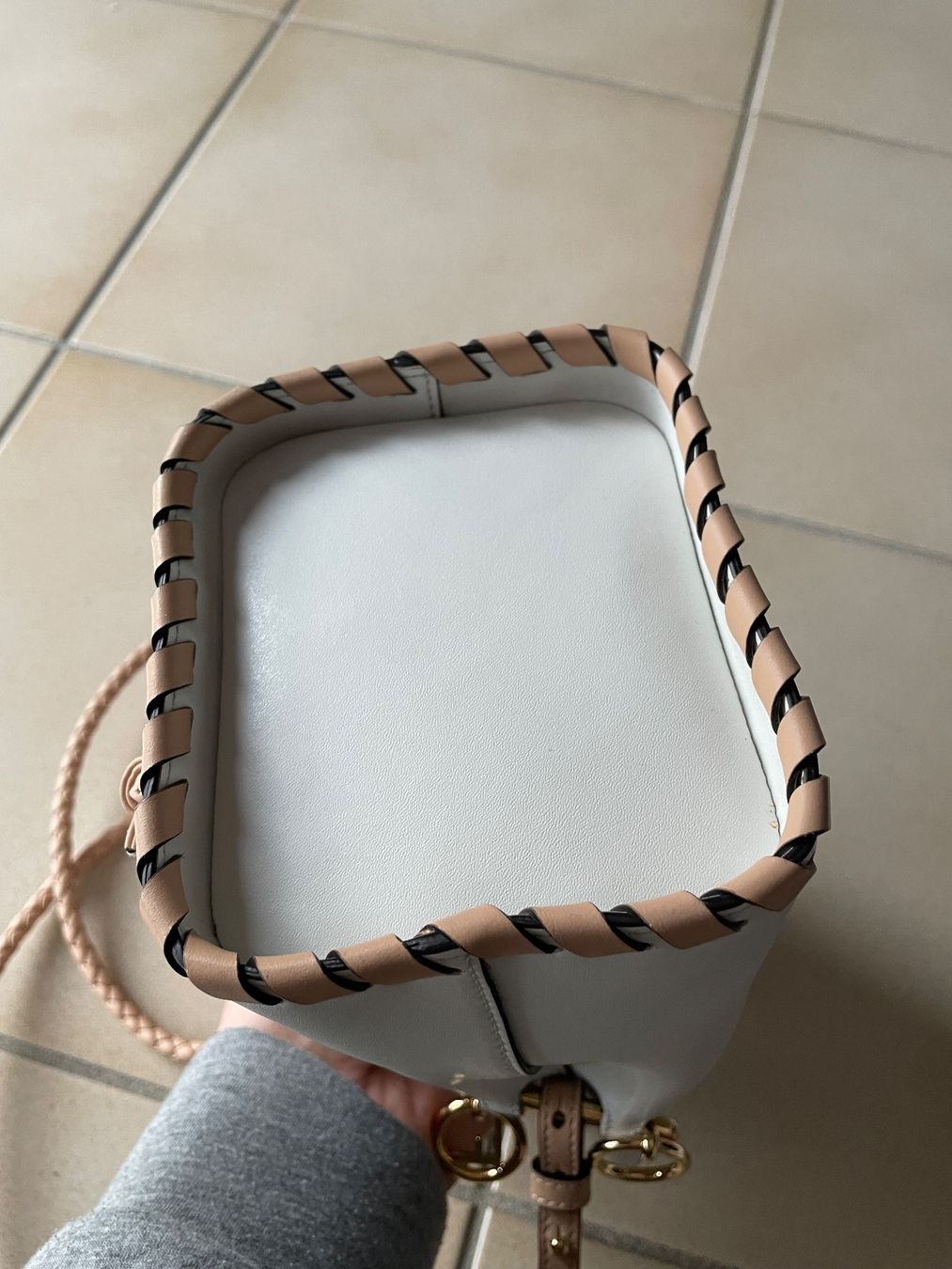 Fendi Borse da donna: Fendi - Mon Trésor Bucket Bag mini – Nuovo (secondo la descrizione) da Nyon venduto da Alex017 4