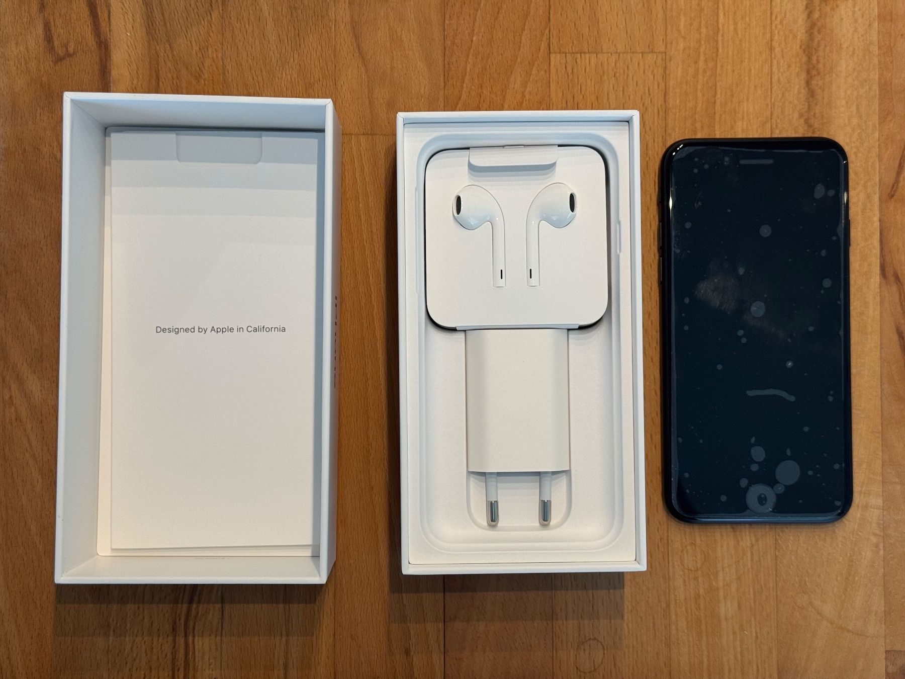 Apple Telefoni cellulari / Smartphones: Neues iPhone SE 256GB schwarz – Nuovo (secondo la descrizione) da Dietikon venduto da fairway 1