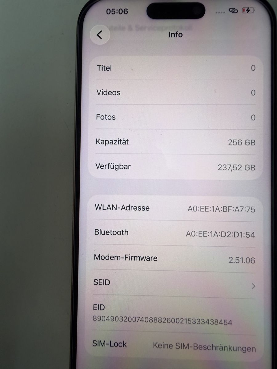 Apple Telefoni cellulari / Smartphones: Apple iPhone 16Pro Display beschädigt 256 GB Graphite – Usato da Büetigen venduto da Daevu.a 4