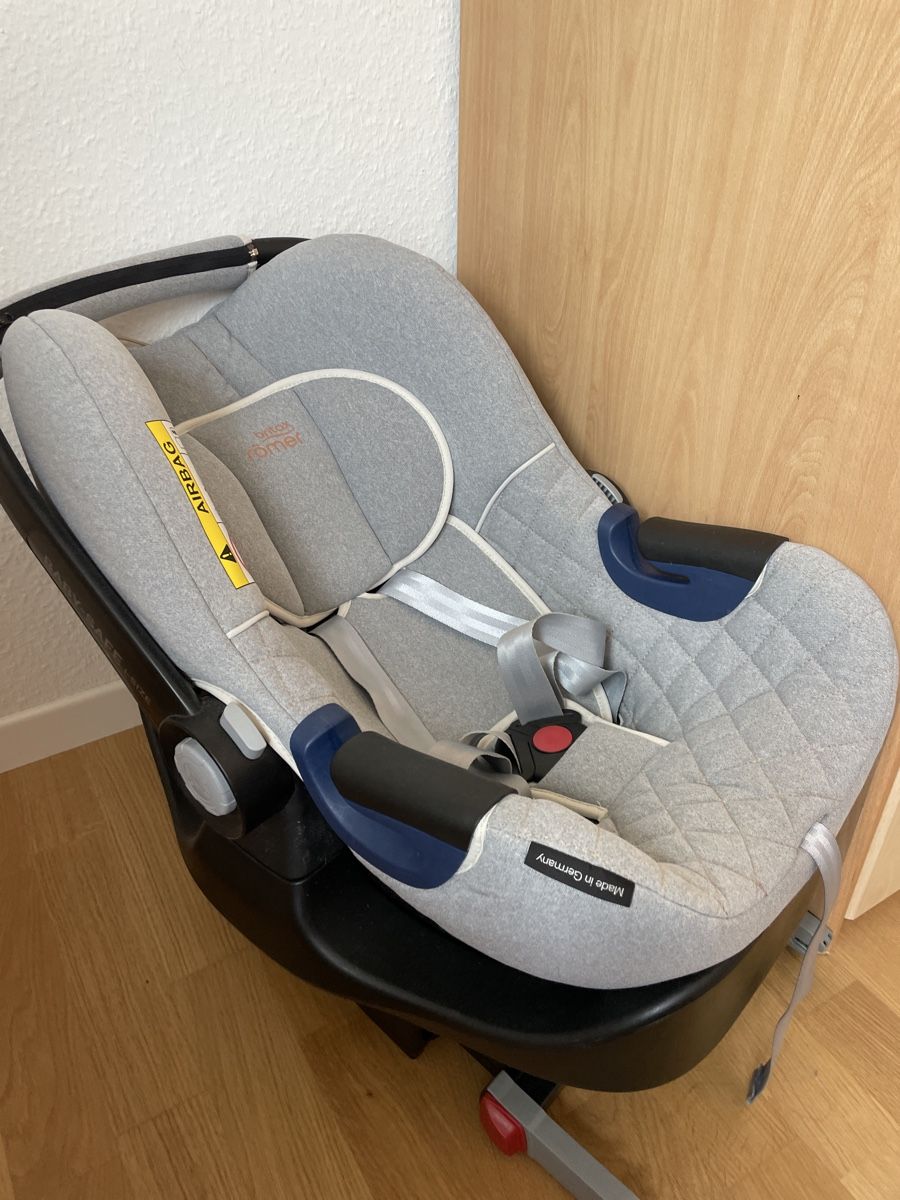 Britax Römer Auto-Kindersitze: Kindersitz Neugeborenes Römer Britax mit Base – Gebraucht aus Zürich von Circularrocks 1