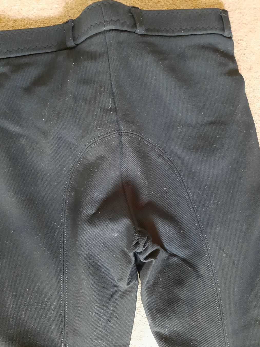 Pantaloni: Reithose schwarz gerippt, Gr. 176 – Usato da Nottwil venduto da mar_jqm7 4