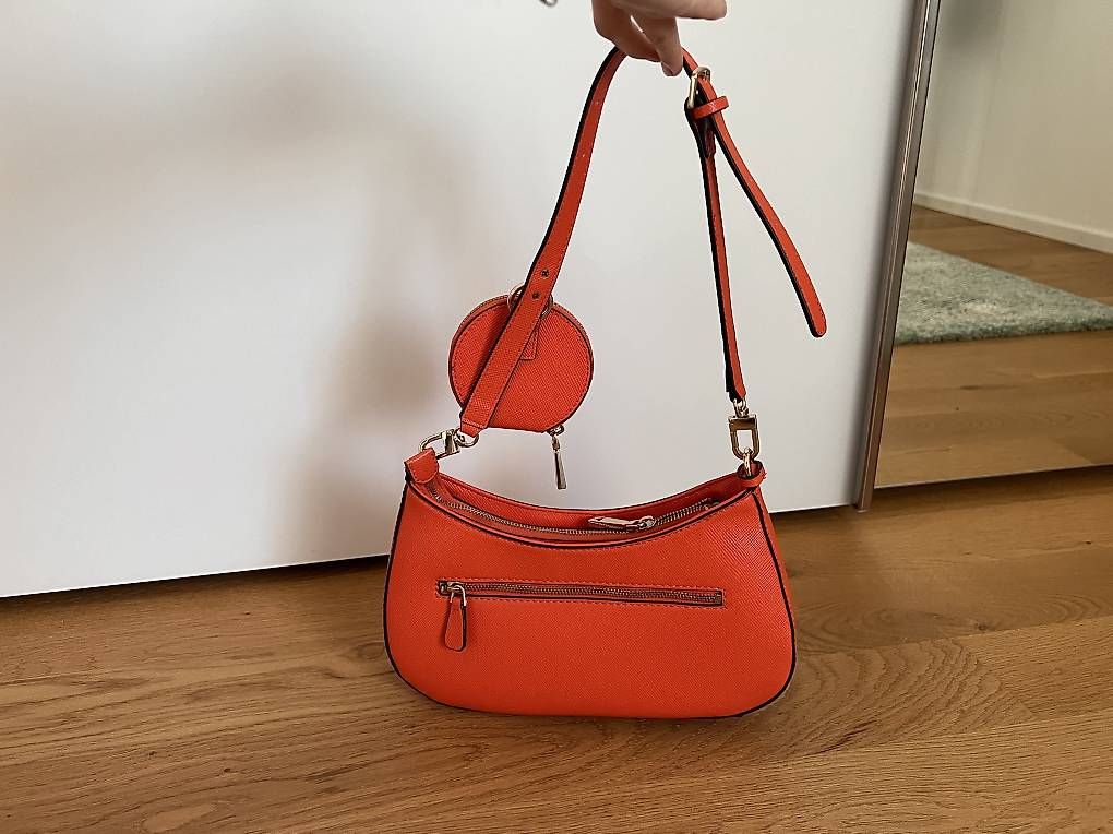 Guess Borse da donna: Guess Handtasche Orange / Gold – Usato da Gerlafingen venduto da sel_dp6y 2