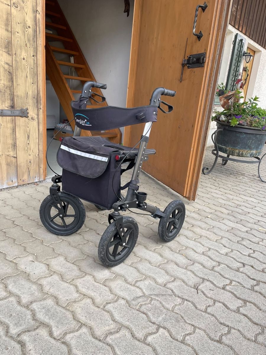 Aides à la marche: Rollator – Neuf (Voir description) à Winterthur par fabia.studer