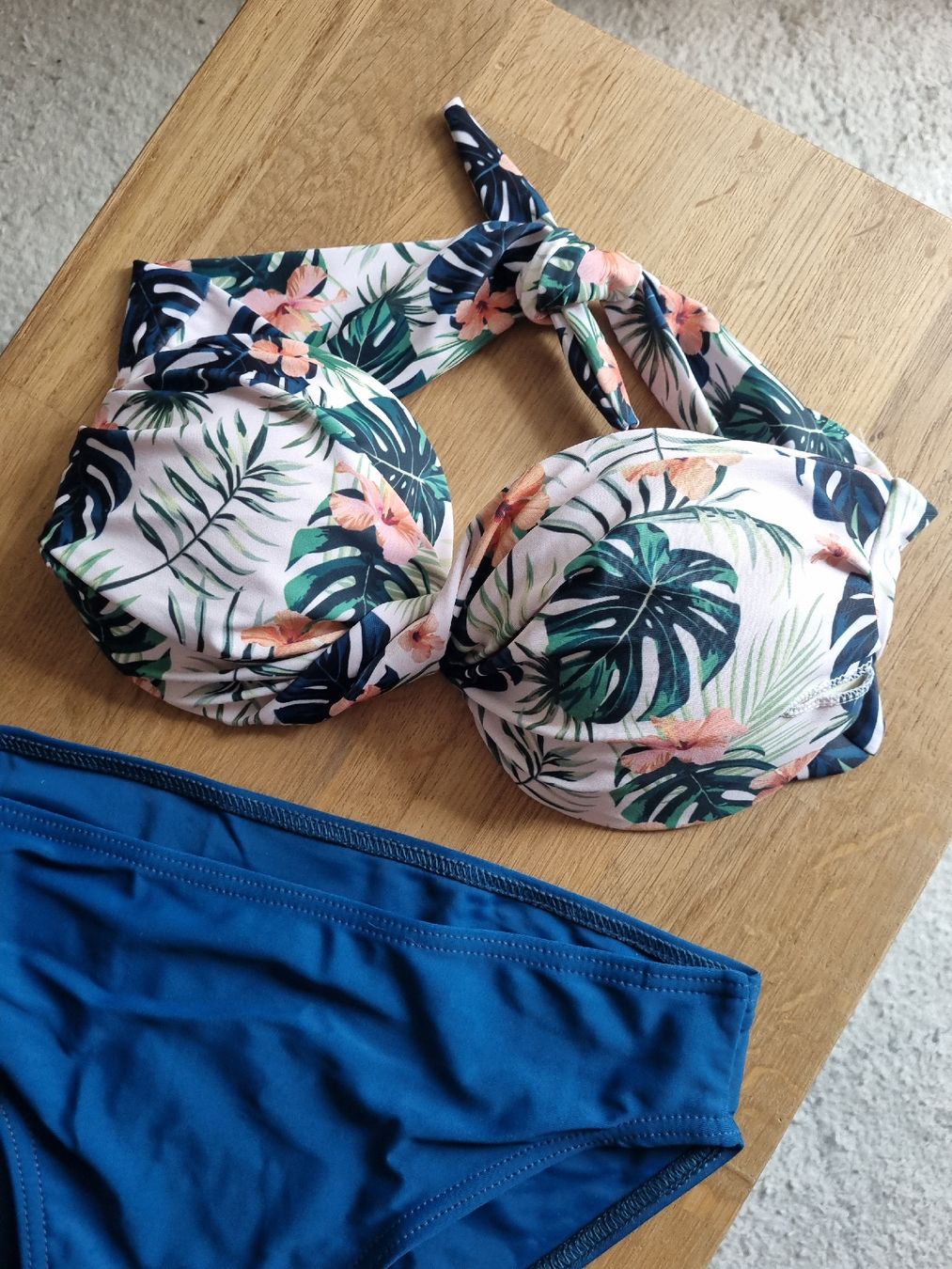 Costumi da bagno & Bikini: Bikini Tropical Print Top Blue Bottoms  – Usato da Aigle venduto da Smagbrelle18 2