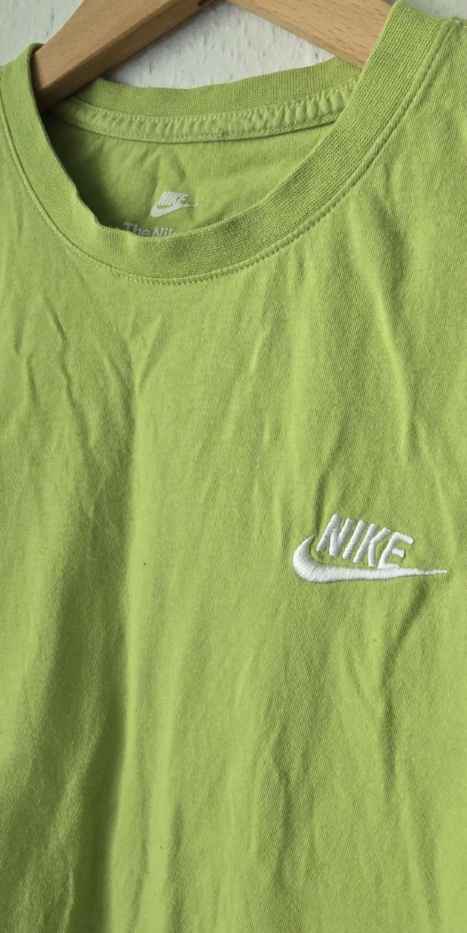 Nike T-Shirts: T-shirt Nike vert clair logo blanc taille M – Gebraucht aus Genève von MariaS2 2