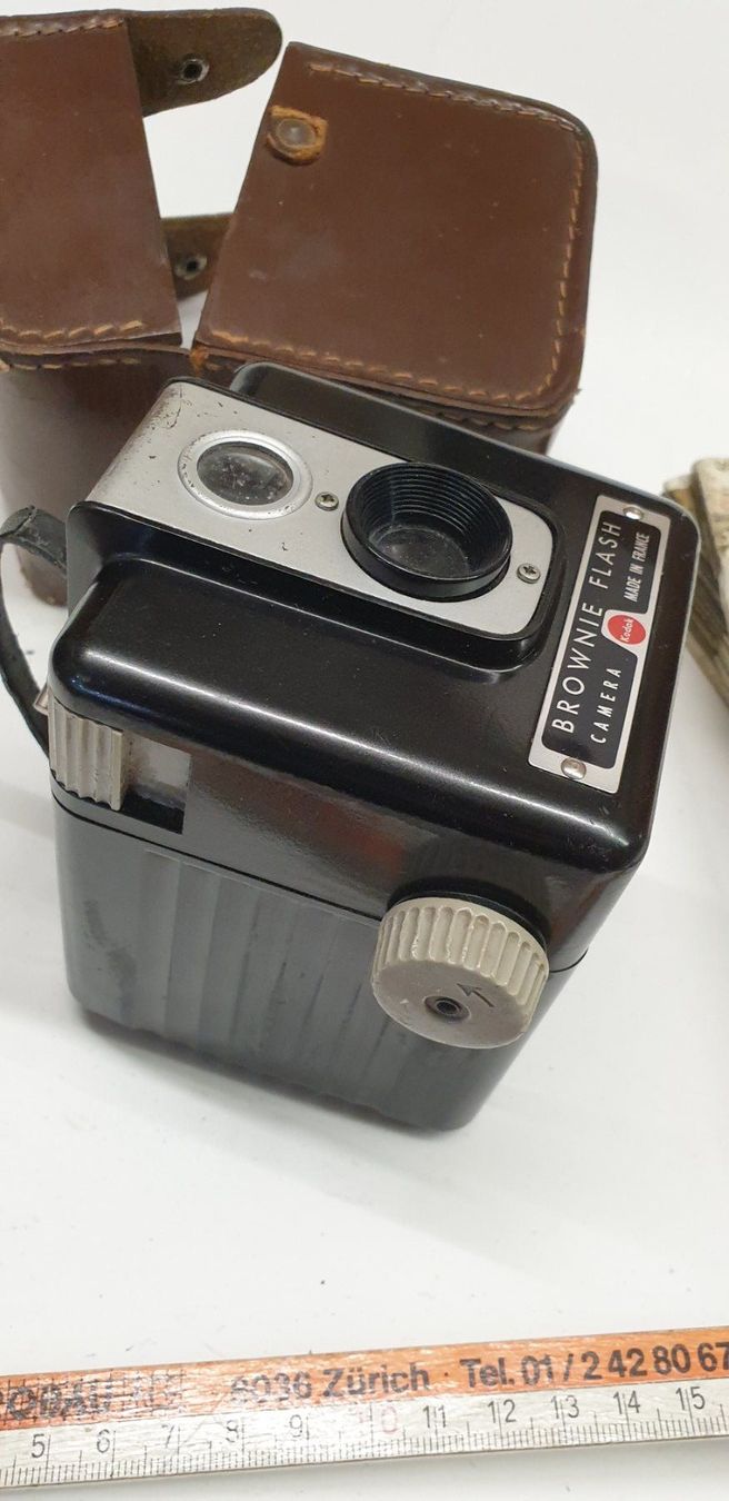 Kodak Fotocamera: Kodak Brownie Flash Camera – Usato da Emmen venduto da Brockofsky 6