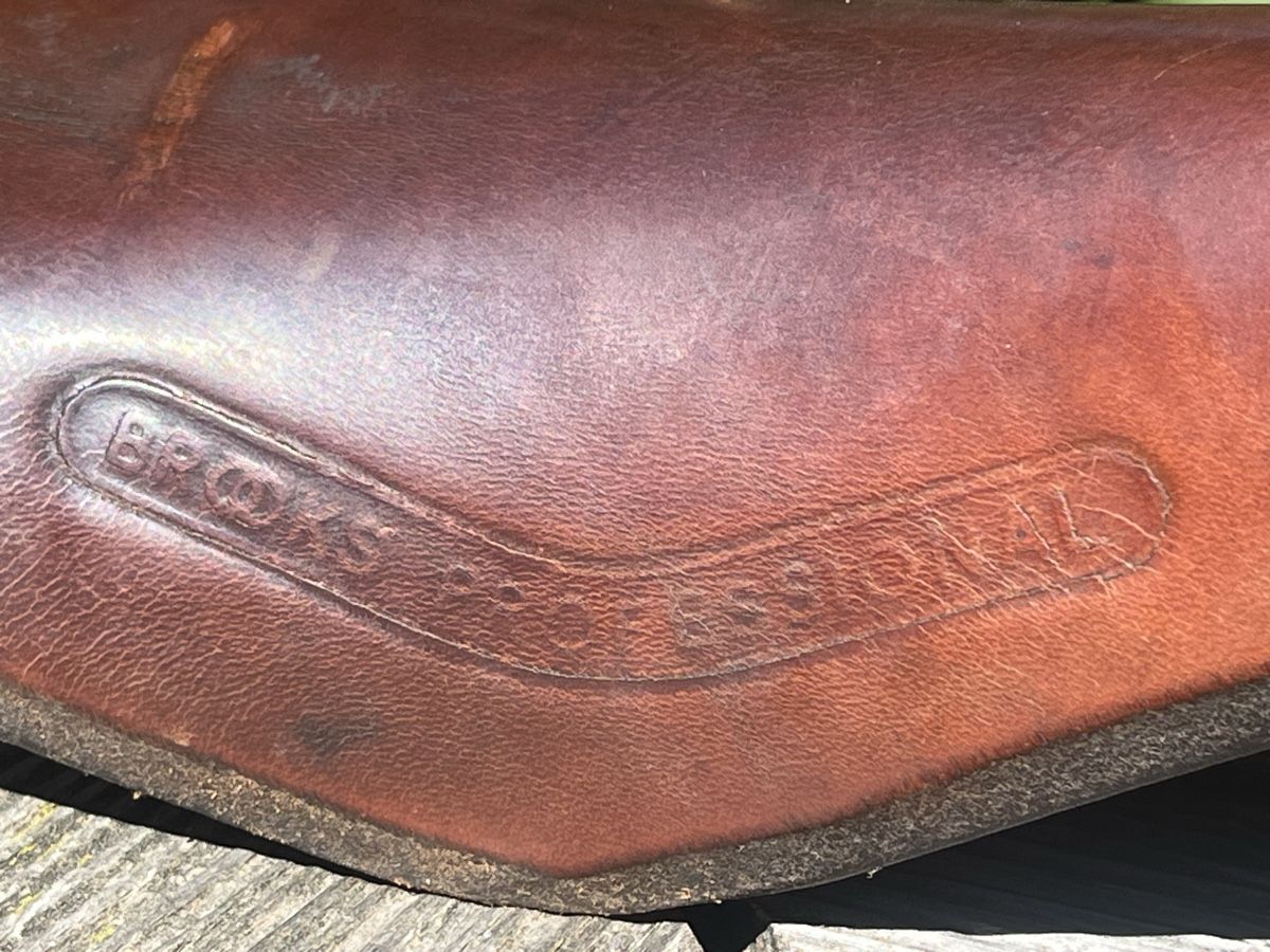 Brooks Pièces détachées: Oldtimer BROOKS Professional Pre-Softened  Leder-Velosattel – D'occasion à Wiesenberg par swissantik 6