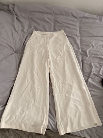 H&M Stoffhose weit weiss Grösse M guter Zustand