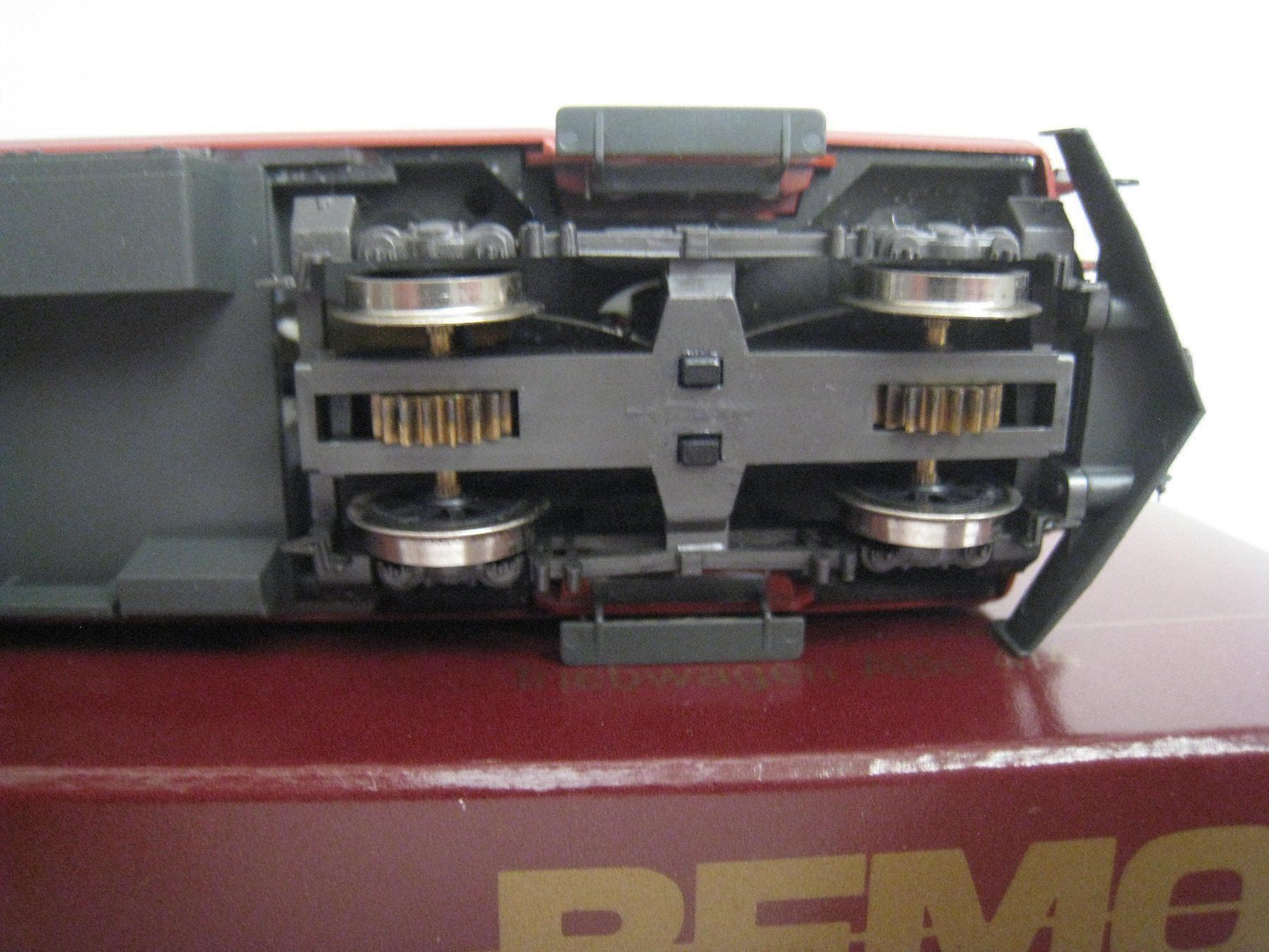 Bemo Modellini di ferrovie: Bemo Rhb-Triebwagen 501 alte Version+Fig.+Fin.ModellbauPiro. – Nuovo (secondo la descrizione) da Buchs ZH venduto da swiss-train 6