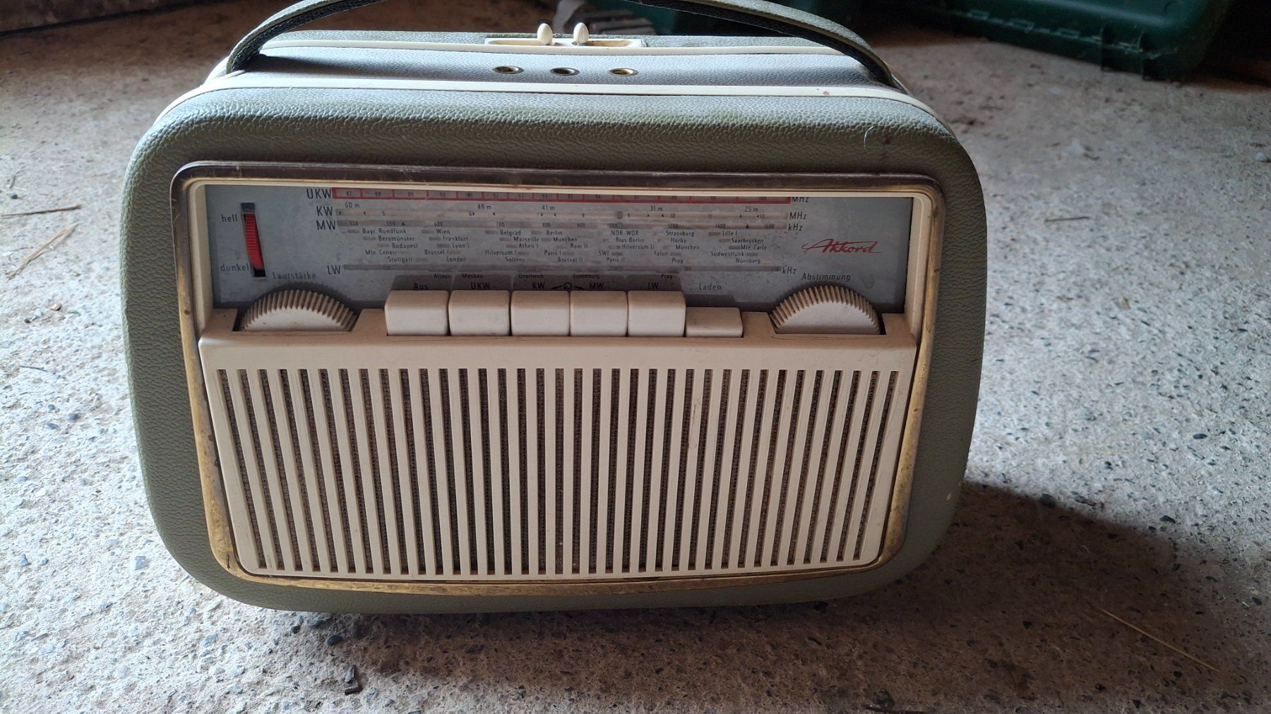 Radio: Transistorkofferradio Akkord Pinguin – Usato da Boswil venduto da Imperial7