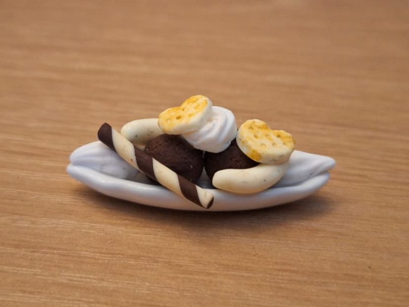 Puppenhäuser & -möbel: Handmade Bananensplit Eis Coupe – Neu (gemäss Beschreibung) aus Zürich von HandmadeTinyFood 1