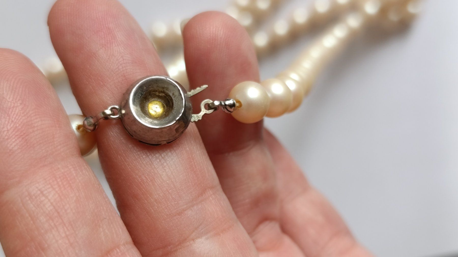 Catenine: Collier long vintage  perles & fermoir ARGENT – Usato da Genève venduto da EcrinVintage 4