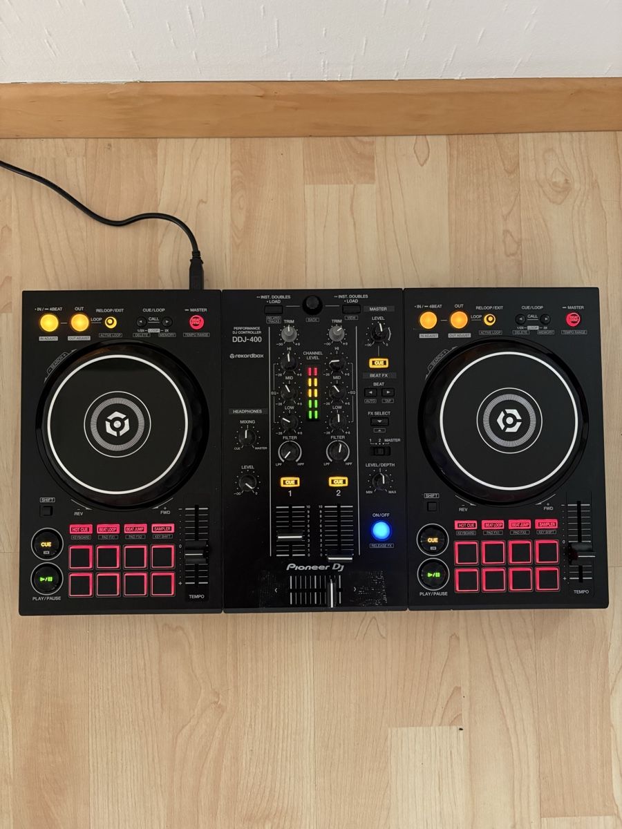 Pioneer Console di mixaggio: Pioneer DDJ 400 – Usato da Zürich venduto da Dondolor