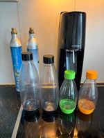 SodaStream Wassersprudler mit 2 CO2-Zylindern & 4 Flaschen
