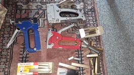 Tacker Set Handtacker diverse Klammern gebraucht