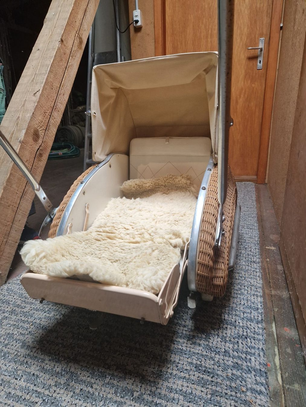 Carrozzine: antiker Kinderwagen – Usato da Utzenstorf venduto da mawy98 1