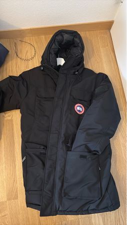 Parka Canada Goose noire taille  S comme neuf