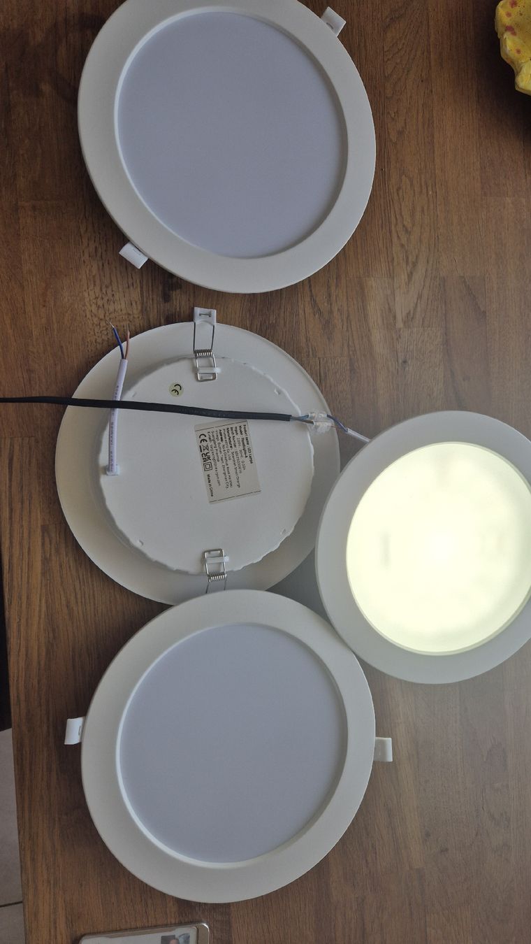 Lampen: Deckenleuchten rund weiss 4 Stk. neu – Neu (gemäss Beschreibung) aus Wangen b. Olten von superspeed01
