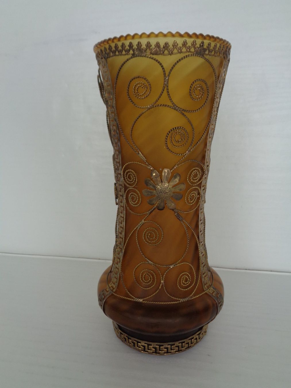 Vase & Récipients: Seltene alte Glasvase mit Metallrelief eingefasst – D'occasion à Chur par omonia 2