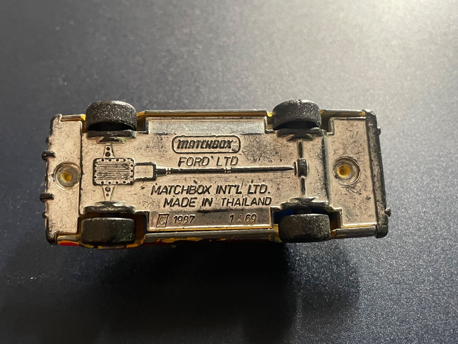 Matchbox Modellini d'auto: Matchbox Ford LTD 1987 1:69 – Usato da Volketswil venduto da rubin74 7