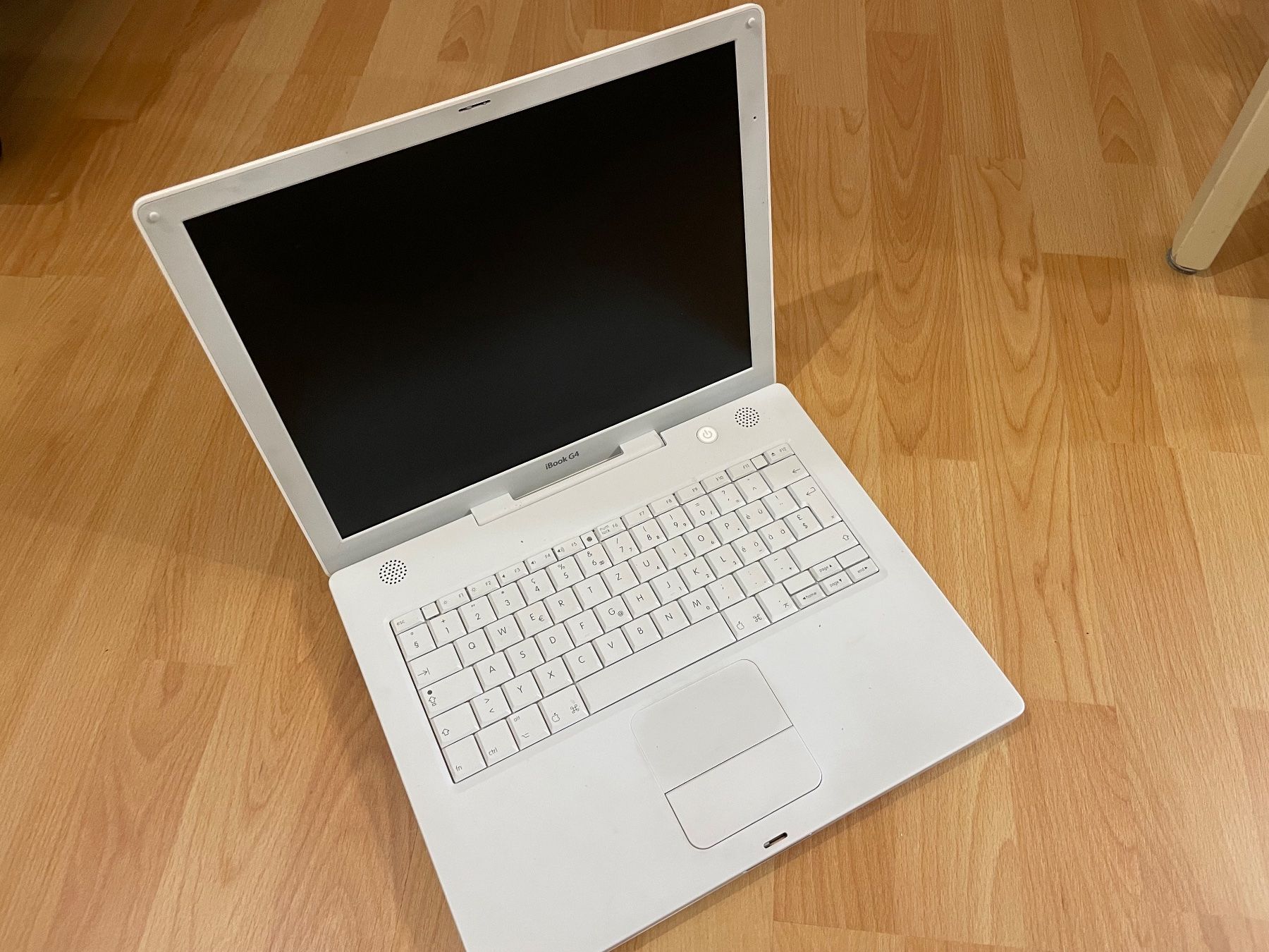 Apple Notebooks: 2 iBook G4 14,1-Zoll – Gebraucht aus Port von hgn1 1
