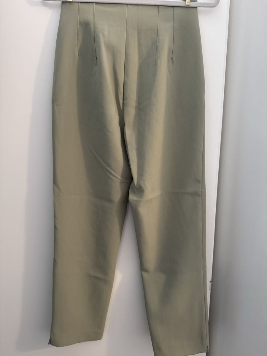 Stradivarius Pantaloni: Stradivarius Hose, Grün, Gr. 36 – Usato da Neuenegg venduto da mel_5pnq 1