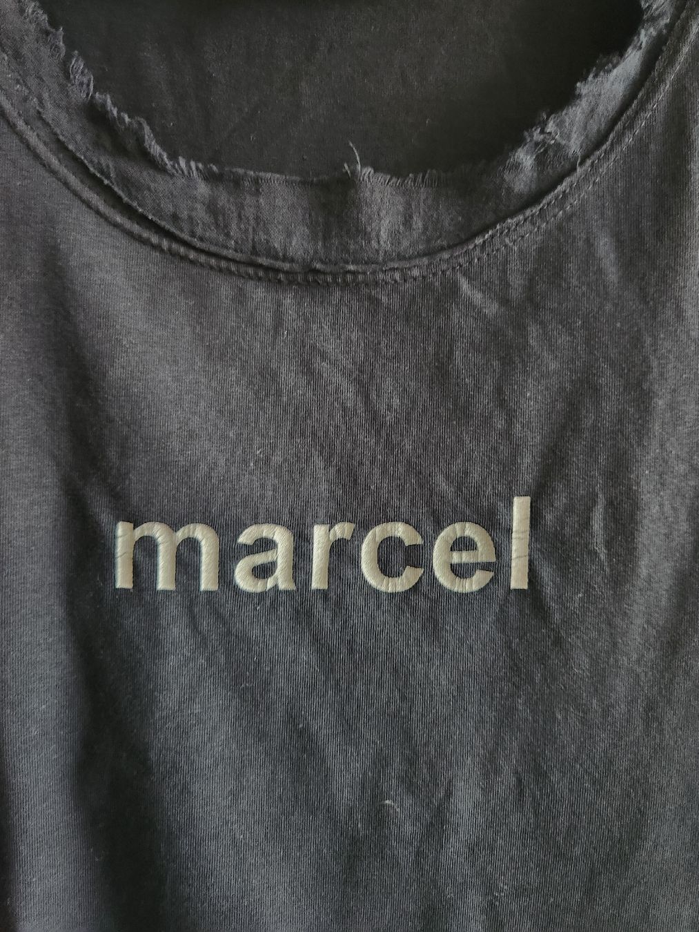 T-Shirts: Marcel Marongiu débardeur en coton noir. – Gebraucht aus Lausanne von man_rw9q 2