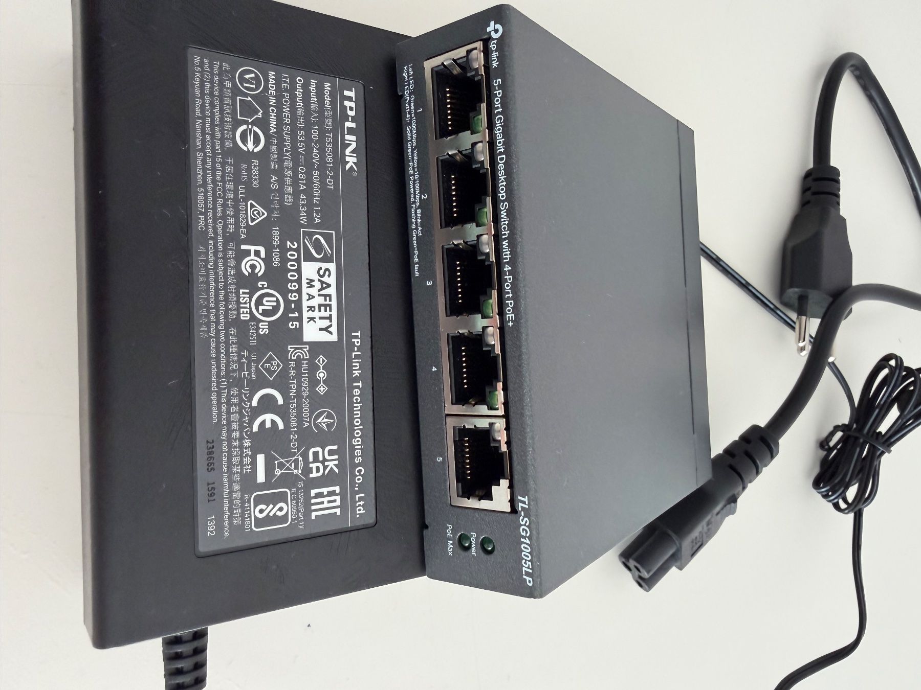 Elektronikbauteile: Switch Netzwerk – Gebraucht aus Herisau von Scorpion445