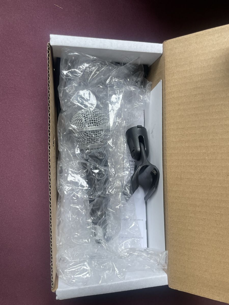 Shure Microfoni: Ungebrauchtes SM58 Mikrophon – Nuovo e nell'imballaggio originale da Liebefeld venduto da cec_2xh7 1