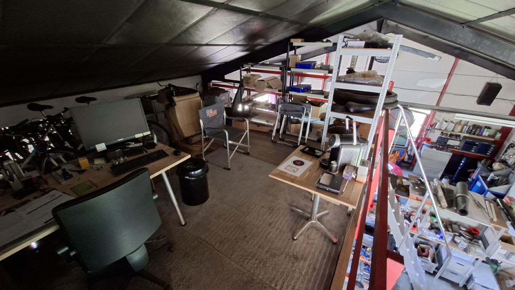 Bodenbeläge: Zwischenboden 5.3m x 4.45m mit Treppe – Gebraucht aus Seftigen von 9-10-100-77 4