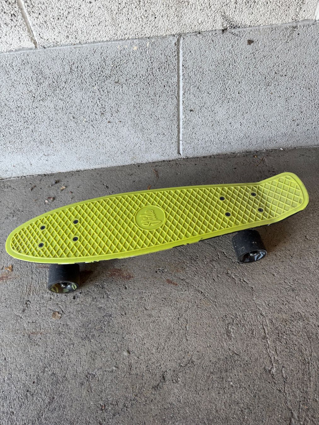 Skateboards: Rollbrett klein grün – D'occasion à Winterthur par Christianpunkts