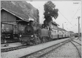 Special-vapeur arrivant a Bulmes 1974