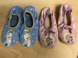 2 Paar Elsa Schläppli Hausschuhe Gr. 26/27