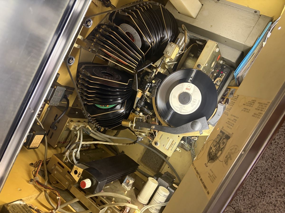 Jukebox: Jukebox Ami - Rowe – Usato da Tann venduto da Corolla70-74 2