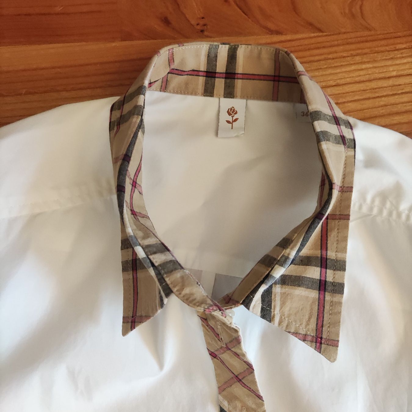 Blusen: Seidenstricker Baumwollbluse "Burberry" look – Gebraucht aus Solothurn von Csw1 1