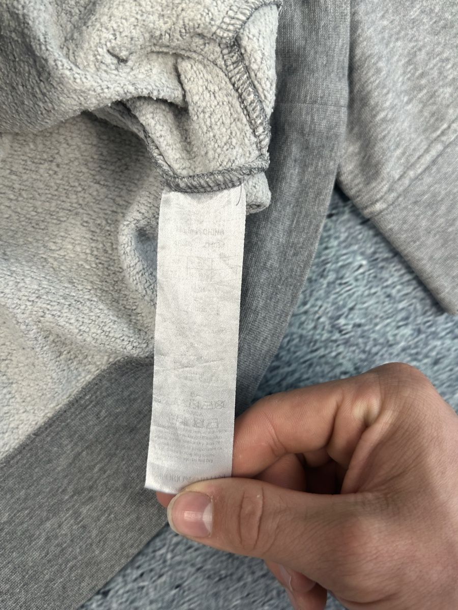 Armani Maglioni & Felpe: Grauer EA7 Emporio Armani Pullover  – Usato da Luzern venduto da 041Vintage 4