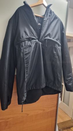 Schwarze Übergangsjacke von C&A, Grösse XL, Top Zustand!