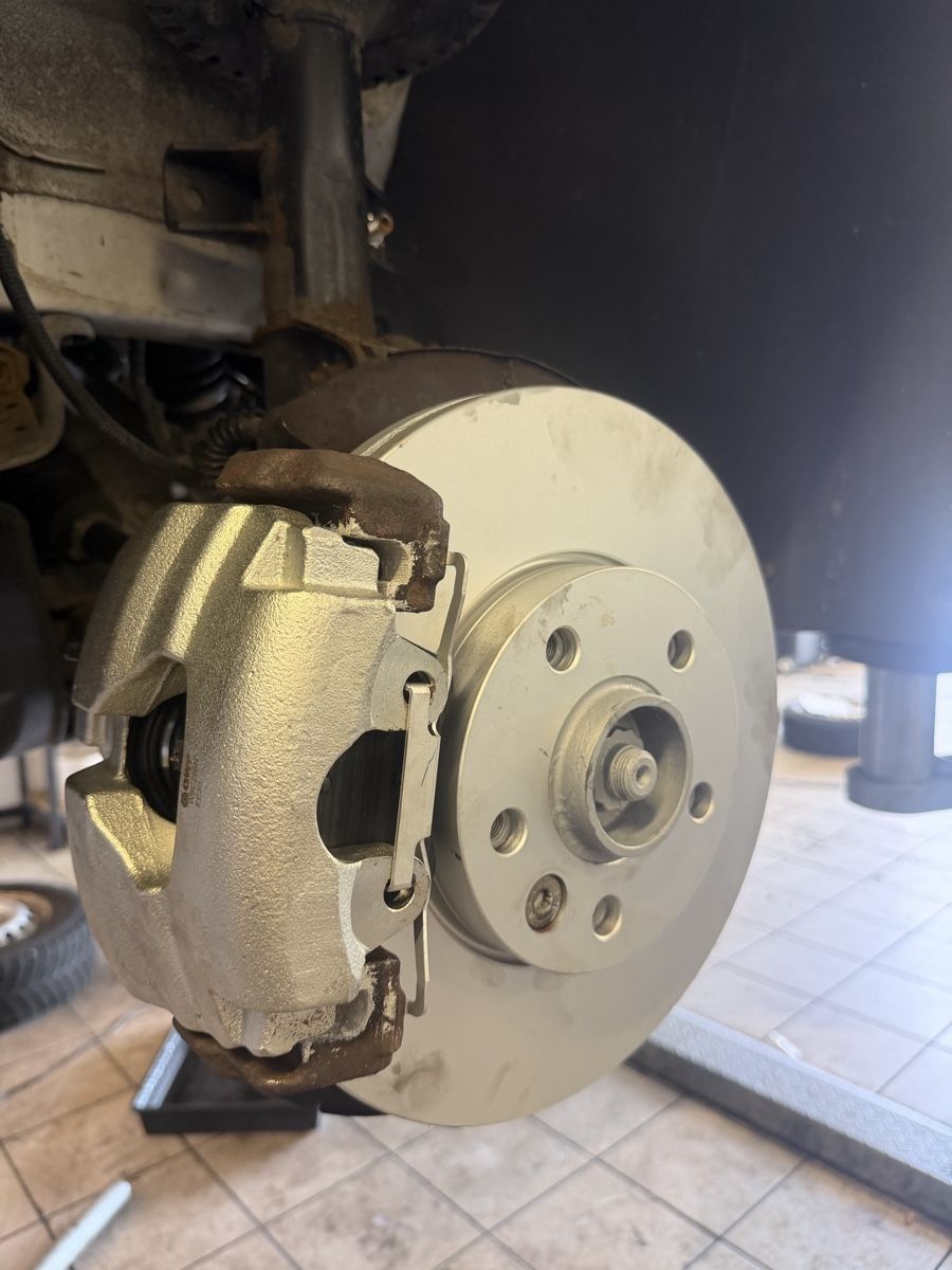 VW Veicoli commerciali: VW T5 Transporter Pritsche FRISCH AB MFK – Usato da Frauenfeld venduto da Anonym8500 8