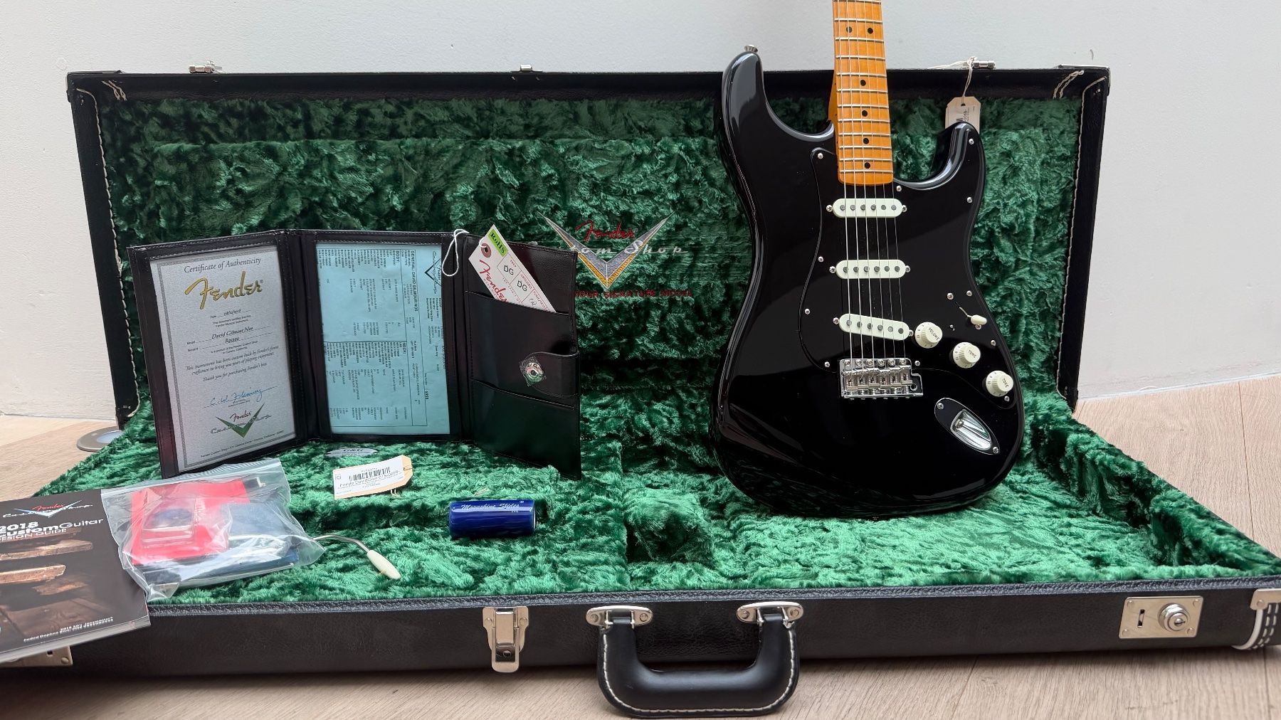Fender Strumenti musicali: Fender Custom Shop David Gilmour Stratocaster NOS 2018 – Usato da Zürich venduto da raymusic 7