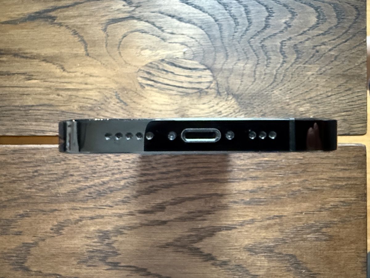 Apple Portables: iPhone 14 Pro 256GB schwarz – D'occasion à Luzern par Roeschuko 5