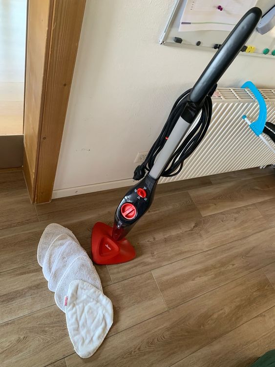 Vileda Nettoyeurs à vapeur: Vileda Steam serpillère à vapeur, idéal pour le nettoyage! – D'occasion à Martigny par gigikro