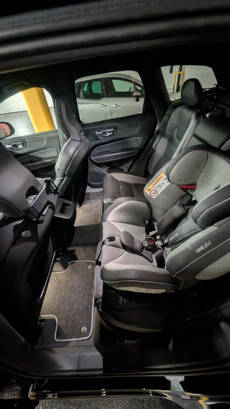 Volvo Automobili: Volvo XC60 D4 R-Design – Usato da Cham venduto da KeNon 4