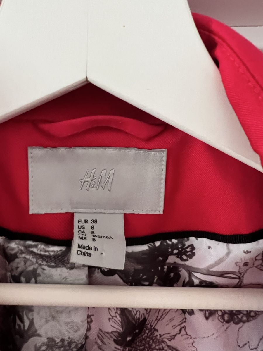 H&M Giacche: Kurzer Trenchcoat pink – Usato da Balsthal venduto da Katrin94 1