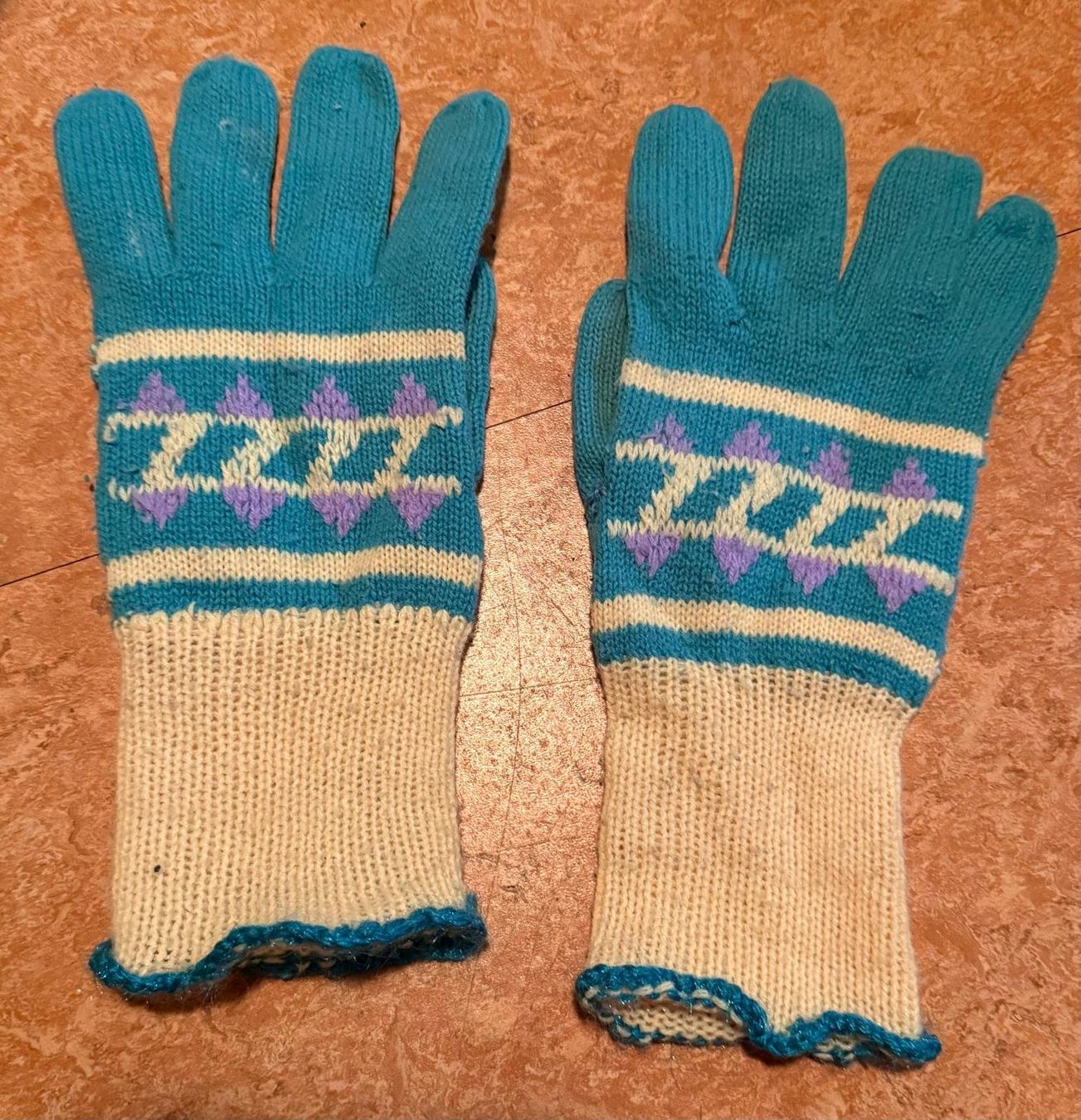 Guanti & manicotti: Handschuhe – Usato da Flawil venduto da Stella_3 1