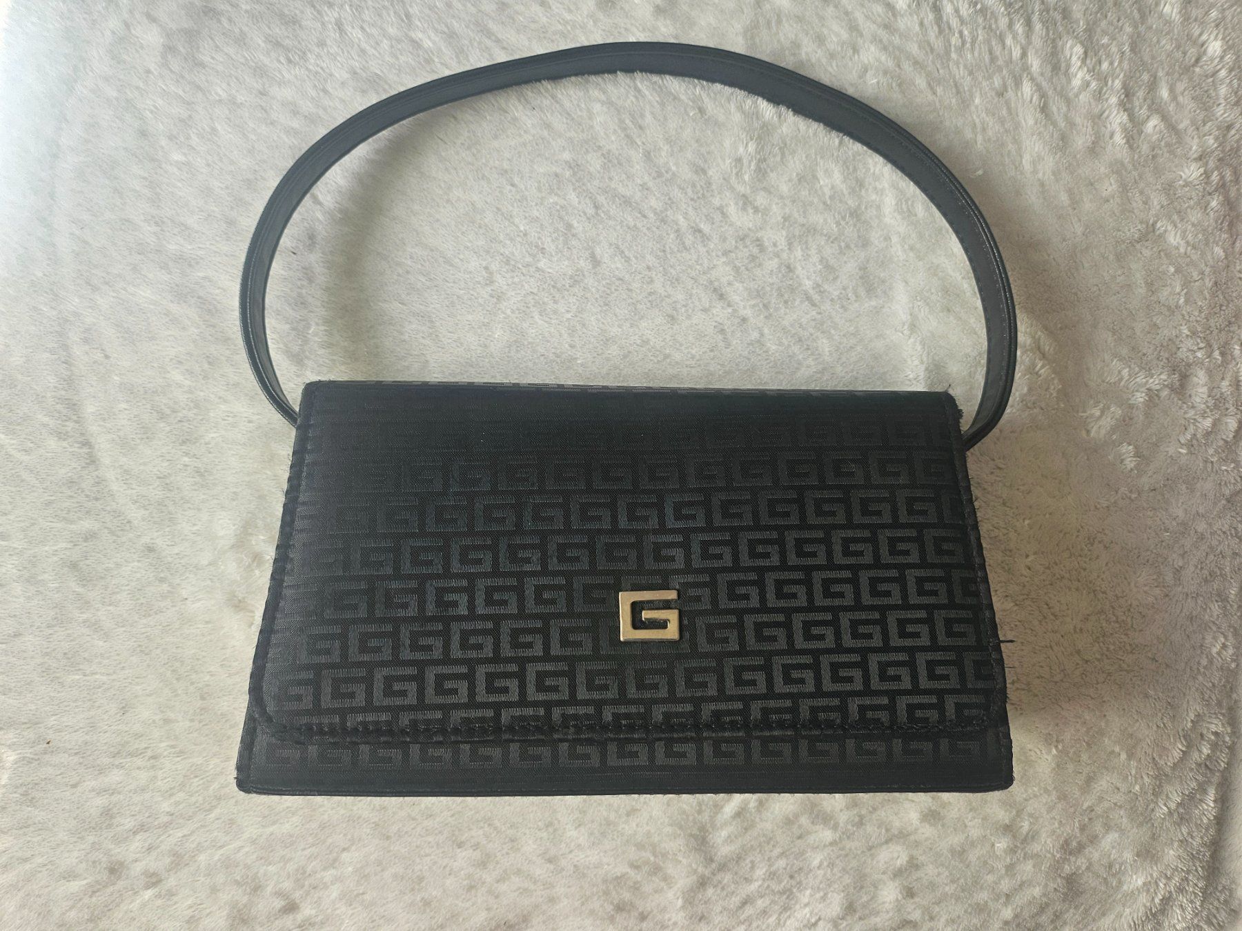 Borse da donna: Schwarze Handtasche Vintage – Usato da Bettlach venduto da Anschyellie