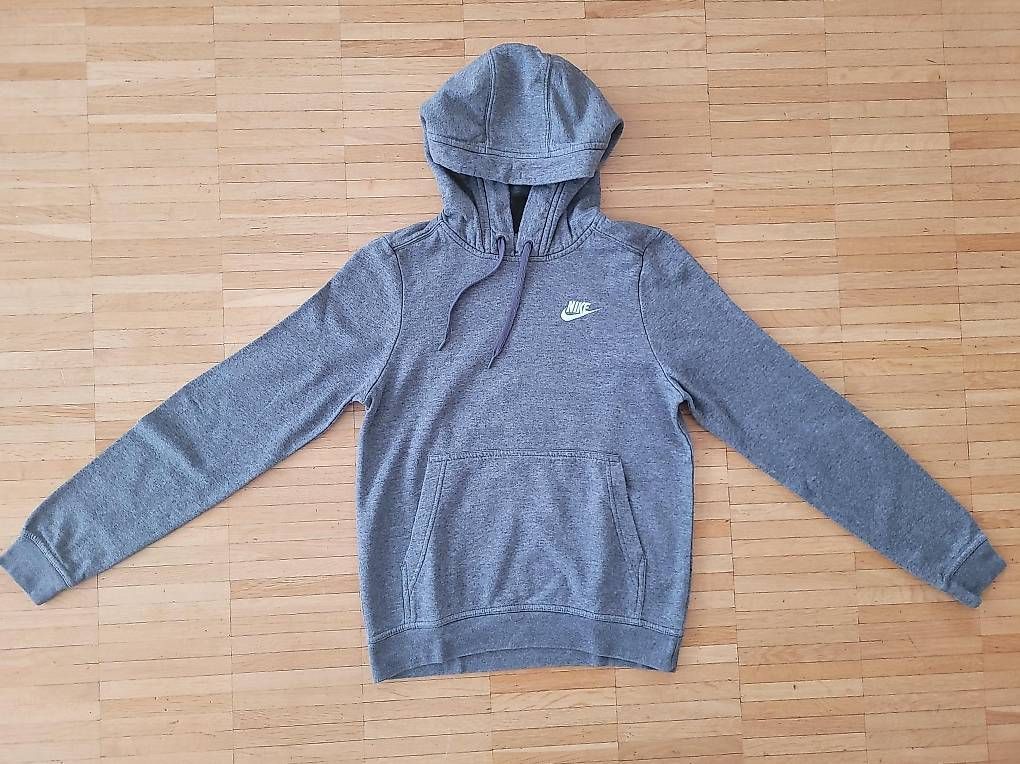 Nike Pullover & Sweatshirts: Nike Pulli anthrazit Gr. XS – Gebraucht aus Wettingen von okatiki