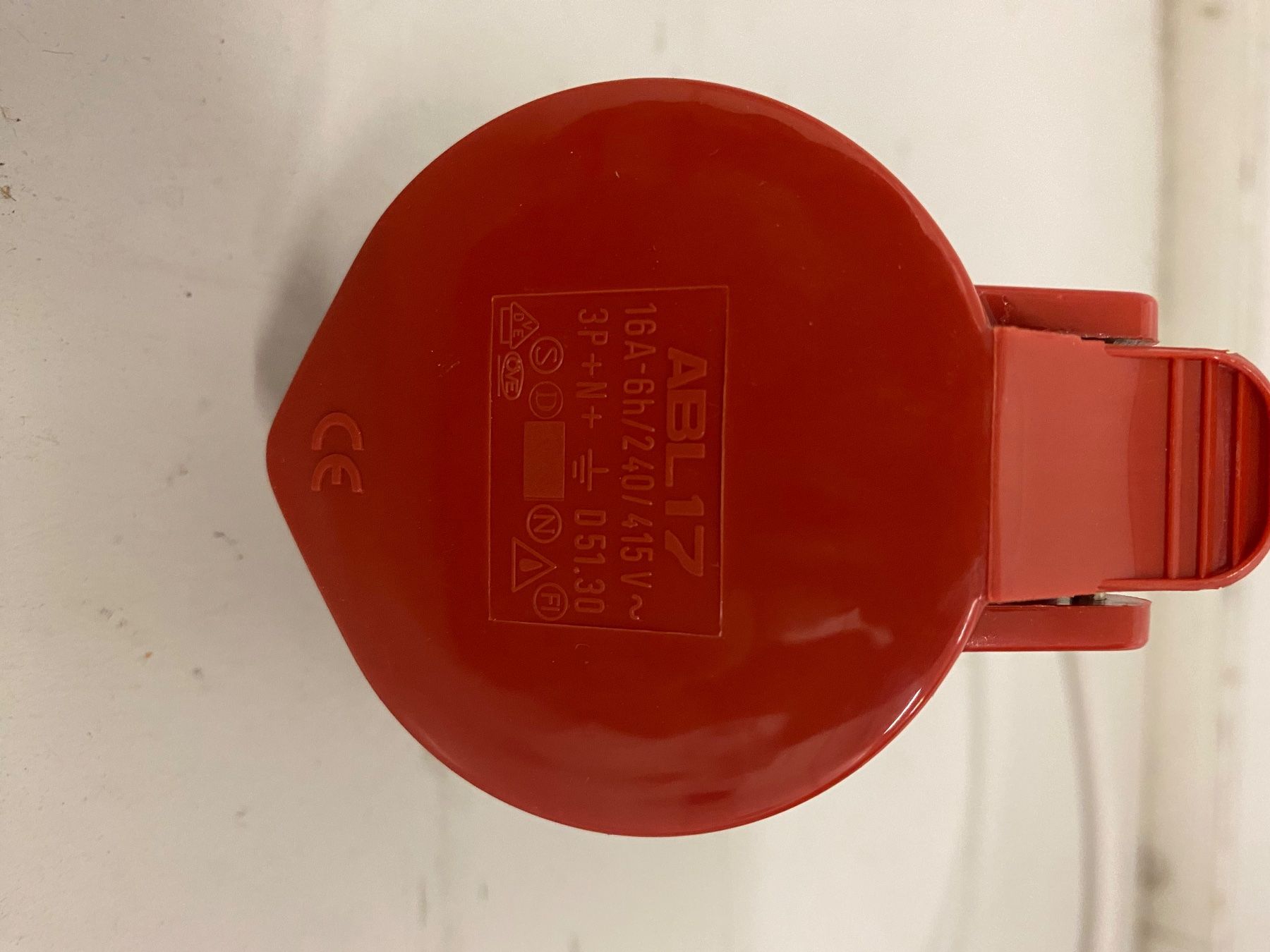 Spine: CEE 16A 5-polig AP Steckdose – Usato da Eschlikon TG venduto da ArtRec 1
